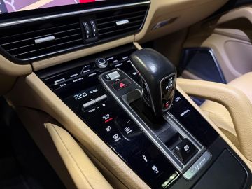 Porsche Cayenne Coupé 3.0 E Hybrid-BURMESTER-INNODRIVE-VIERWIELSTURING-LUCHT-PANO