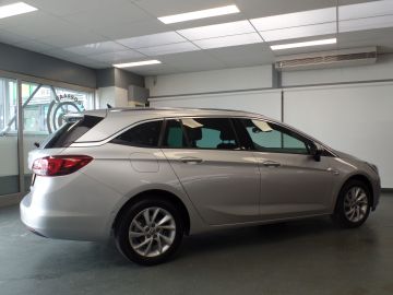 Opel Astra Sports Tourer 1.0 Turbo Innovation Navigatie, Achteruitrijcamera,