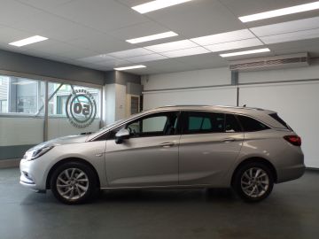 Opel Astra Sports Tourer 1.0 Turbo Innovation Navigatie, Achteruitrijcamera,