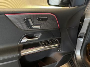 Mercedes-Benz B-Klasse 200 Progressive-MEMORY-PANORAMA-TREKHAAK-KEYLESS-COMPLEET