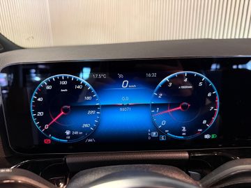 Mercedes-Benz B-Klasse 200 Progressive-MEMORY-PANORAMA-TREKHAAK-KEYLESS-COMPLEET