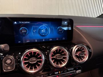 Mercedes-Benz B-Klasse 200 Progressive-MEMORY-PANORAMA-TREKHAAK-KEYLESS-COMPLEET