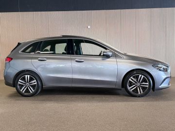 Mercedes-Benz B-Klasse 200 Progressive-MEMORY-PANORAMA-TREKHAAK-KEYLESS-COMPLEET