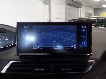 Peugeot 3008 1.2 PureTech Blue Lease Allure 130pk automaat, Navigatie, Achteru