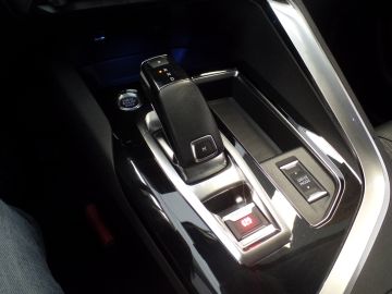 Peugeot 3008 1.2 PureTech Blue Lease Allure 130pk automaat, Navigatie, Achteru