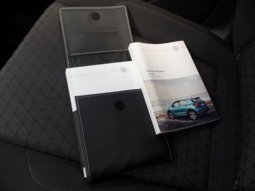 Volkswagen T-Cross 1.0 TSI Life Navigatie, Apple carplay, Achteruitrijcamera, Clima 