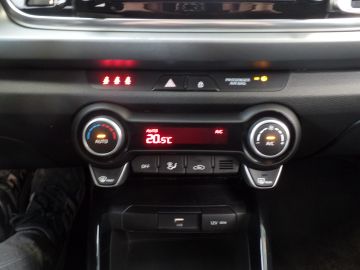 Kia Rio 1.0 T-GDi MHEV DynamicLine Navigatie, Apple carplay, Achteruitrij
