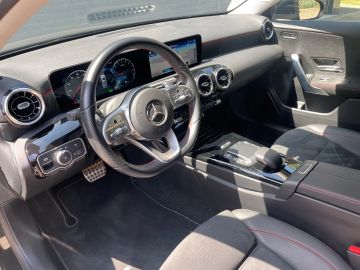 Mercedes-Benz A-Klasse 250 e AMG-Line - Trekhaak - Camera - Apple car play etc etc!