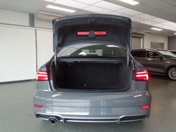 Audi A3 Limousine 30 TFSI Advance Sport S-LINE, Navigatie, Clima controle
