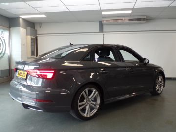 Audi A3 Limousine 30 TFSI Advance Sport S-LINE, Navigatie, Clima controle