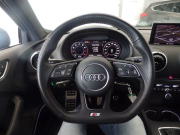 Audi A3 Limousine 30 TFSI Advance Sport S-LINE, Navigatie, Clima controle