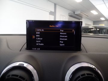 Audi A3 Limousine 30 TFSI Advance Sport S-LINE, Navigatie, Clima controle