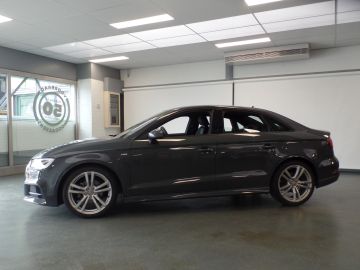 Audi A3 Limousine 30 TFSI Advance Sport S-LINE, Navigatie, Clima controle