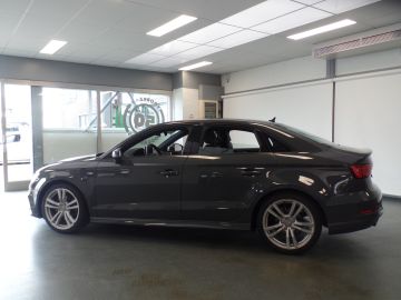Audi A3 Limousine 30 TFSI Advance Sport S-LINE, Navigatie, Clima controle