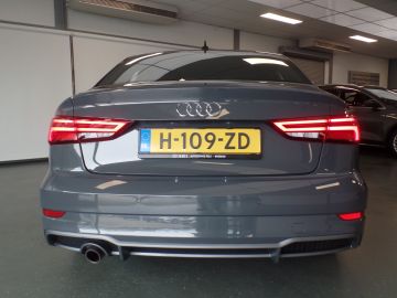 Audi A3 Limousine 30 TFSI Advance Sport S-LINE, Navigatie, Clima controle
