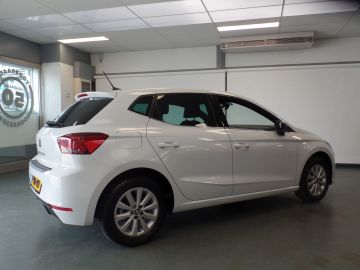 Seat Ibiza 1.0 TSI Business Intense, Automaat, Navigatie, Achteruitrijcamera