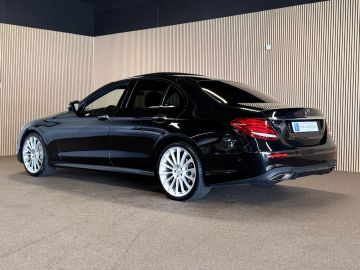 Mercedes-Benz E-Klasse 200 AMG STYLING-PANORAMA-WIDESCREEN-CAMERA-SOUND-COMPLEET