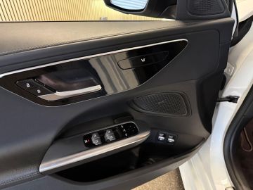 Mercedes-Benz C-Klasse Estate 300e AMG STYLING-PANORAMA-NIGHT-DODEHOEK-CAMERA-COMPL.