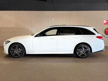 Mercedes-Benz C-Klasse Estate 300e AMG STYLING-PANORAMA-NIGHT-DODEHOEK-CAMERA-COMPL.