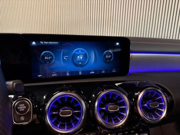 Mercedes-Benz CLA Shooting Brake 180 AMG STYLING-PANORAMA-NIGHT-CAMERA-KEYLESS-COMP