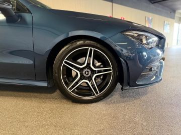 Mercedes-Benz CLA Shooting Brake 180 AMG STYLING-PANORAMA-NIGHT-CAMERA-KEYLESS-COMP